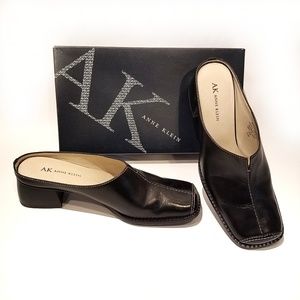 NIB Anne Klein Slide Back Heels Leather
